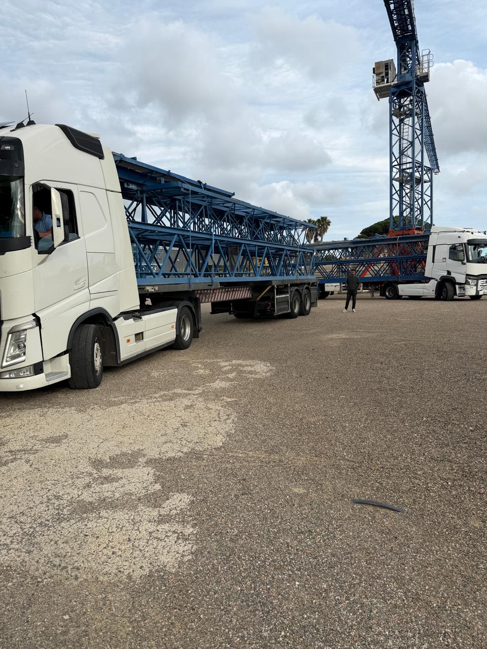 Location grue télescopique pour montage industriel Maroc - SM Grue